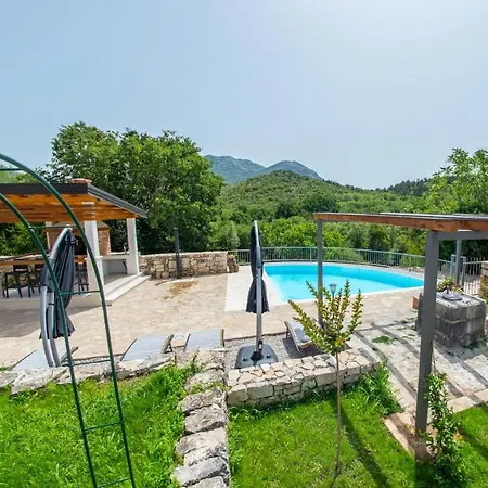 Vila Rosa Ravno