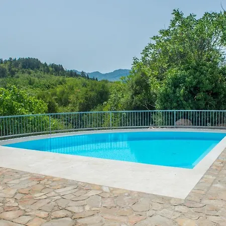 Vila Rosa Ravno